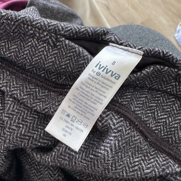 Ivivva Leggings Herringbone Print size 8 - Picture 6 of 6